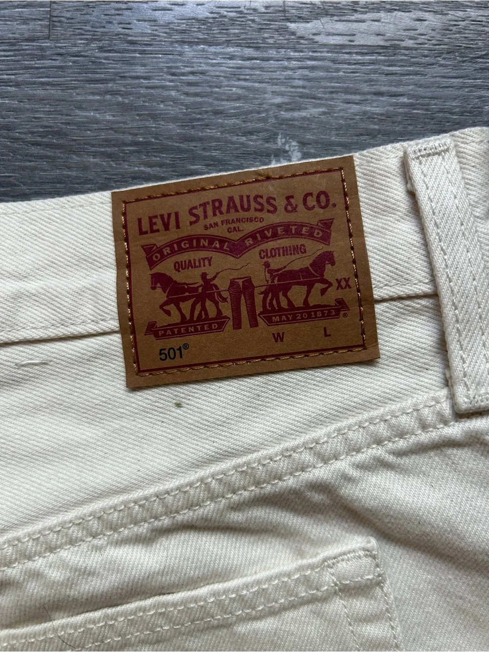 Levi’s 501 Button Fly Give Me Butterflies Cream High-Rise Denim Shorts Size 33